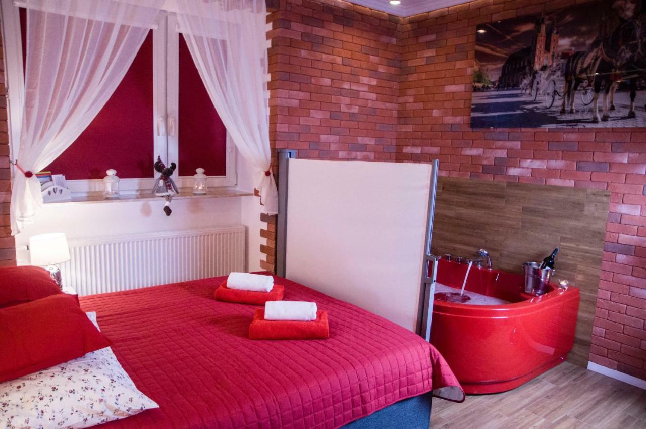Jacuzzi Apartment Red Краків Екстер'єр фото