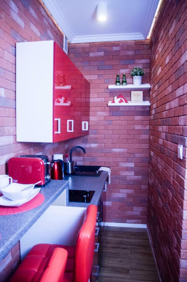 Jacuzzi Apartment Red Краків Екстер'єр фото